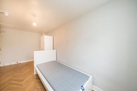 undefined, Winery Lane, Kingston Upon Thames KT1