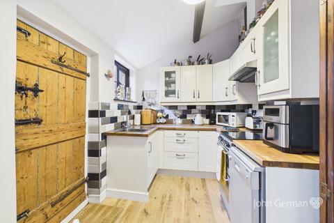 2 bedroom end of terrace house for sale, Burton Street, Tutbury