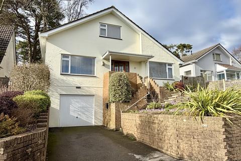 Gladelands Way, Broadstone