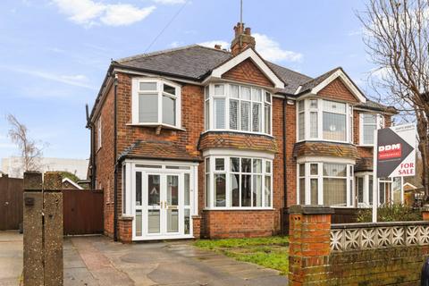3 bedroom semi-detached house for sale, Roundway, Grimsby, DN34