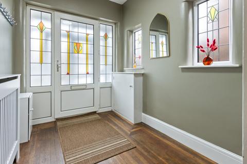 3 bedroom semi-detached house for sale, Roundway, Grimsby, DN34
