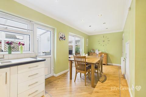 3 bedroom bungalow for sale, Church Lane, Barton-under-Needwood