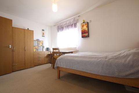 undefined, Colnbrook, Slouh