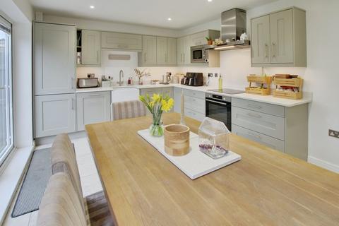 3 bedroom semi-detached house for sale, Burrowmoor Road, March PE15