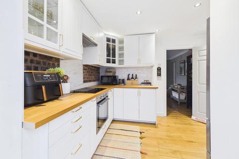 undefined, Llys Derwen, Higher Kinnerton