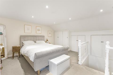 3 bedroom terraced house for sale, Edna Road, Raynes Park SW20