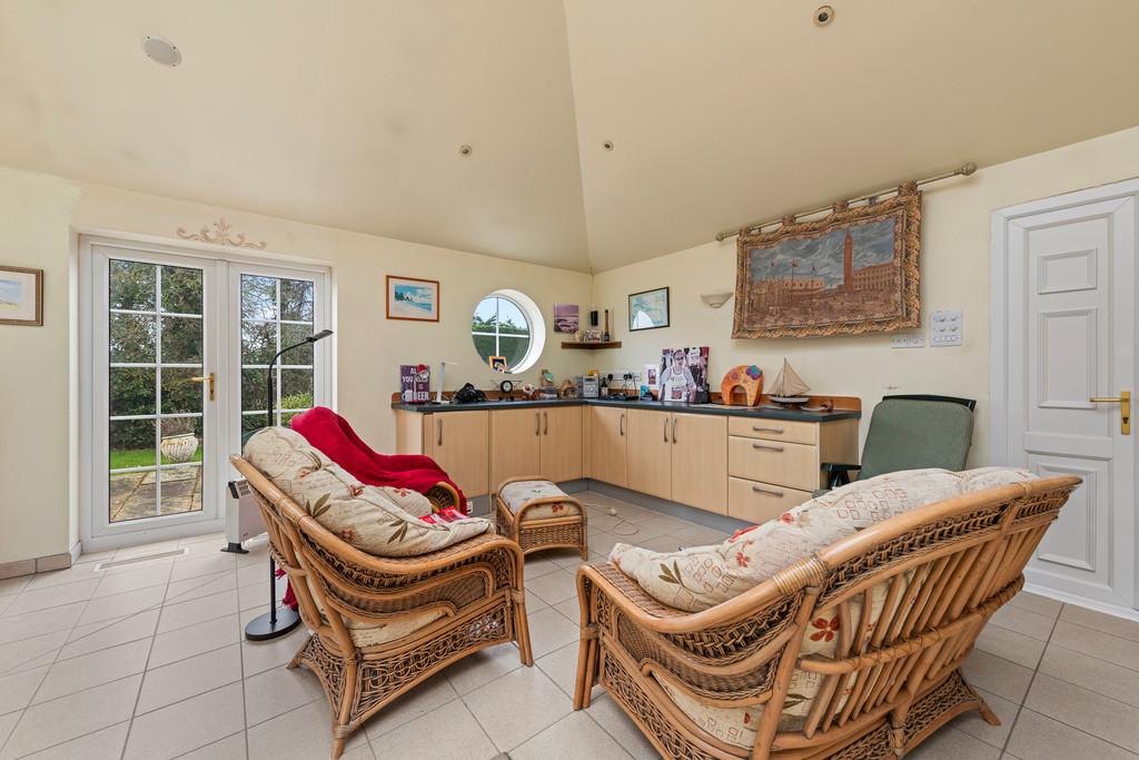 Pool - Kitchen