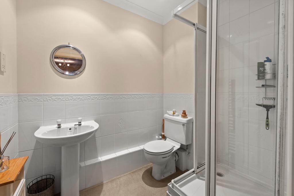 Ensuite - Main