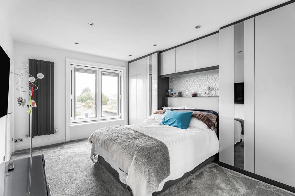 BEDROOM 2 (rear)