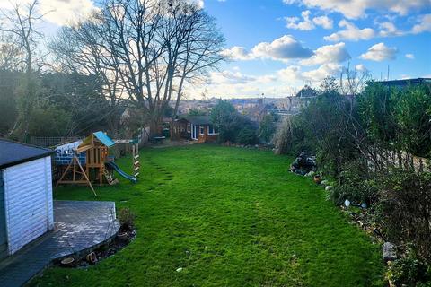 4 bedroom semi-detached house for sale, Norrys Road, Cockfosters, EN4