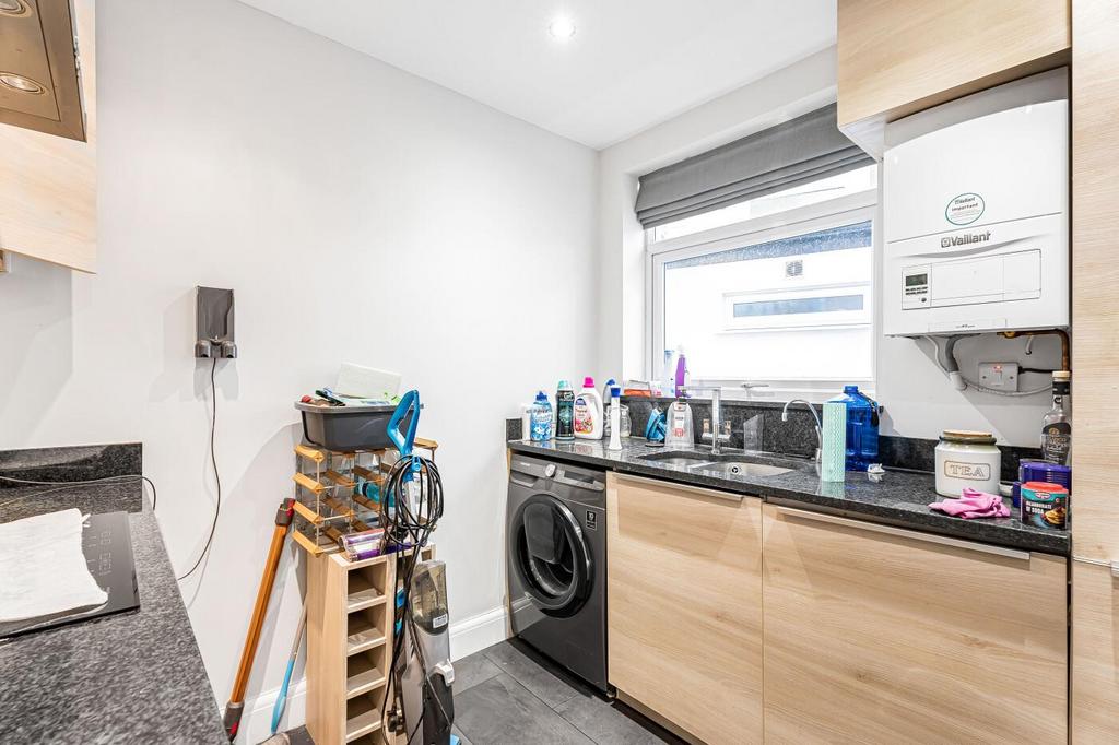 UTILITY ROOM/2nd KITCHEN