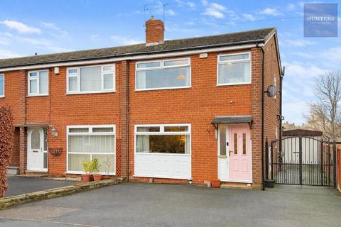 3 bedroom end of terrace house for sale, Carlton Avenue, Pudsey,  LS28 7LR