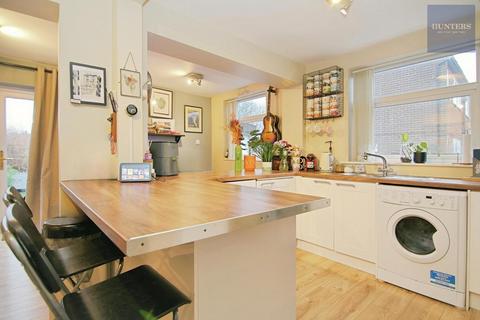 3 bedroom end of terrace house for sale, Carlton Avenue, Pudsey,  LS28 7LR