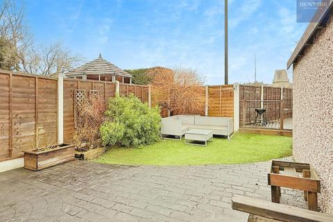 3 bedroom end of terrace house for sale, Carlton Avenue, Pudsey,  LS28 7LR