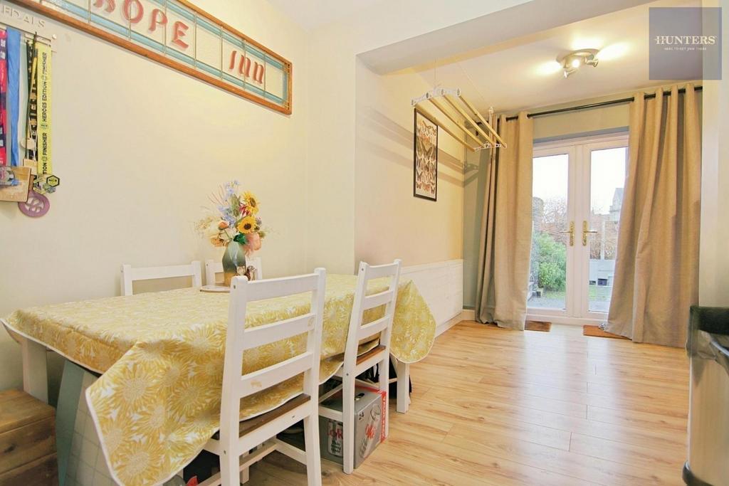 Dining kitchen