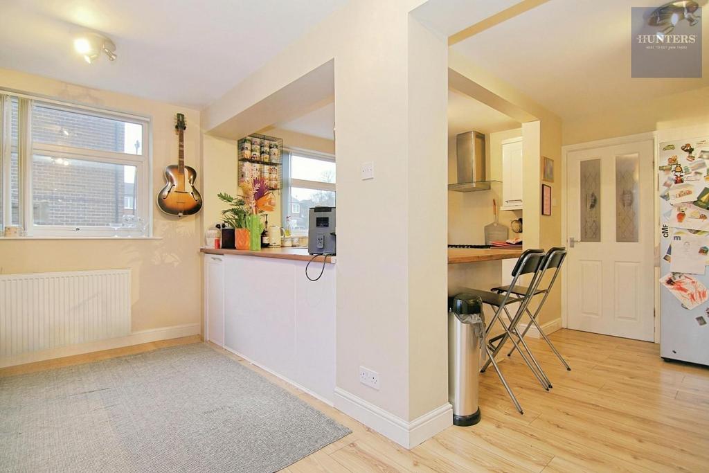 Dining kitchen