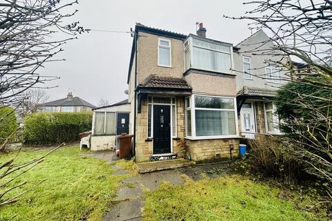 3 bedroom townhouse for sale, Victoria Road, Pudsey