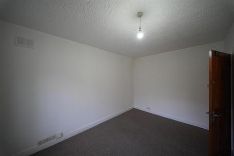 2 bedroom house to rent, Nether Street, London N3