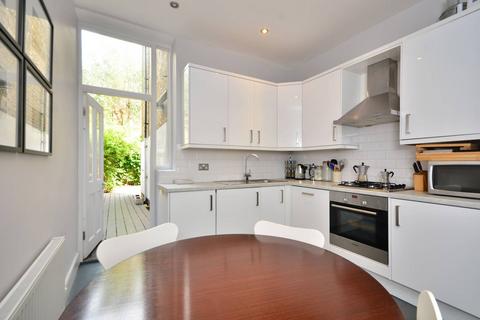 Heyford Avenue, Vauxhall, London, SW8