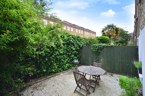 1 bedroom flat for sale, Heyford Avenue, Vauxhall, London, SW8