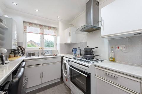 2 bedroom flat for sale, Greenside Close, Barnet, London, N20