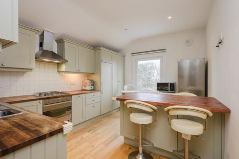2 bedroom apartment for sale, Woodside, London SW19