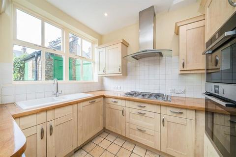 4 bedroom terraced house to rent, First Avenue, London SW14
