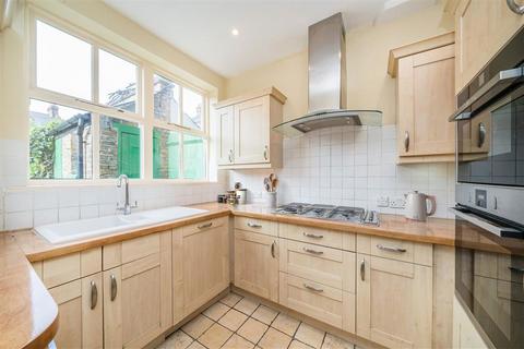 4 bedroom terraced house to rent, First Avenue, London SW14