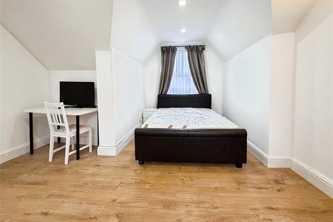 1 bedroom terraced house to rent, Rochester Street, Kent ME4