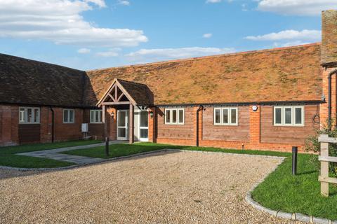 3 bedroom barn conversion for sale, Buckingham Road, Aylesbury HP22