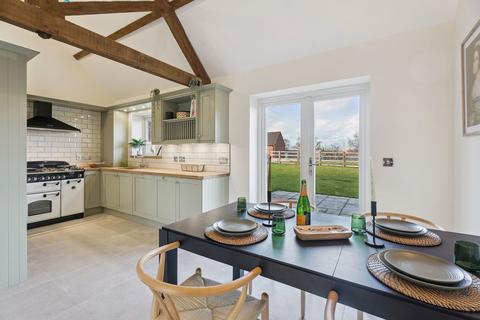 3 bedroom barn conversion for sale, Buckingham Road, Aylesbury HP22