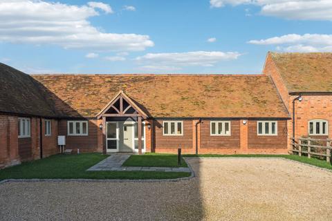 3 bedroom barn conversion for sale, Buckingham Road, Aylesbury HP22