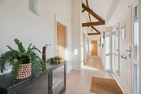 3 bedroom barn conversion for sale, Buckingham Road, Aylesbury HP22