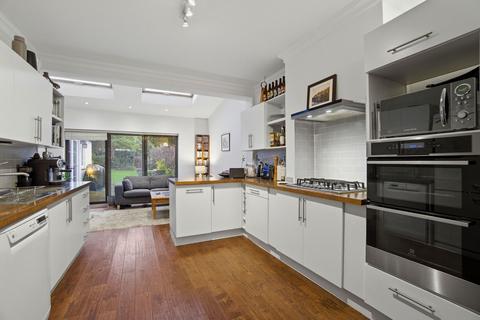 5 bedroom semi-detached house for sale, Broadwater Road, London SW17