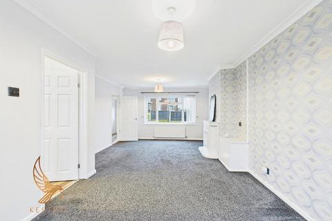 3 bedroom terraced house for sale, Hutton Drive, Pontefract WF9