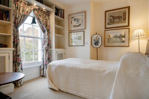 4 bedroom terraced house for sale, Holland Street, London