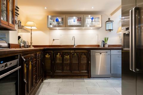4 bedroom terraced house for sale, Holland Street, London