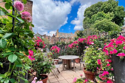 4 bedroom terraced house for sale, Holland Street, London