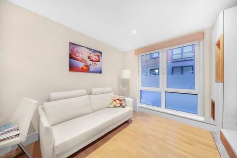 1 bedroom flat to rent, Sir John Lyon House, 8 High Timber Street, London