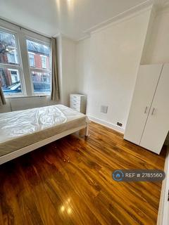 2 bedroom maisonette to rent, Glasford St, London, SW17