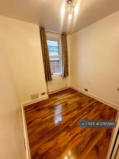 2 bedroom maisonette to rent, Glasford St, London, SW17
