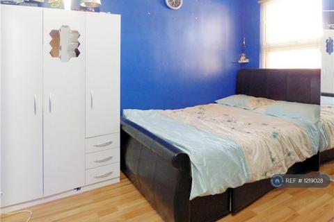 undefined, Henderson Road, London, N9