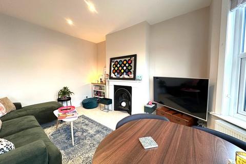 2 bedroom apartment to rent, Ditchling Rise, Brighton