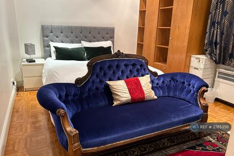 Studio to rent, Hallam Street, London, W1W