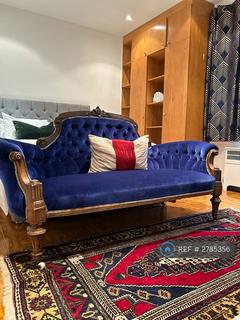Studio to rent, Hallam Street, London, W1W