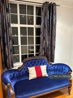 Studio to rent, Hallam Street, London, W1W