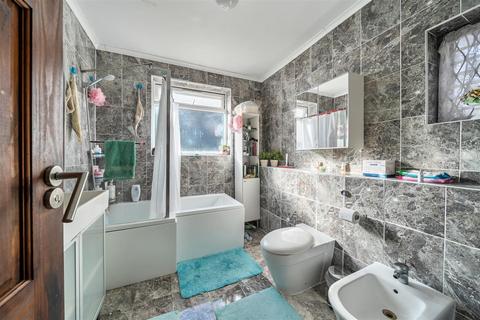 3 bedroom semi-detached house to rent, Westwood Avenue, Harrow HA2