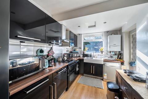 3 bedroom semi-detached house to rent, Westwood Avenue, Harrow HA2