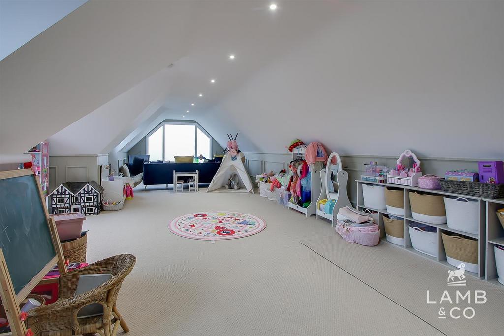 Reception/bedroom