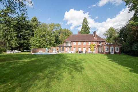 5 bedroom property to rent, Rockshaw Road, Redhill